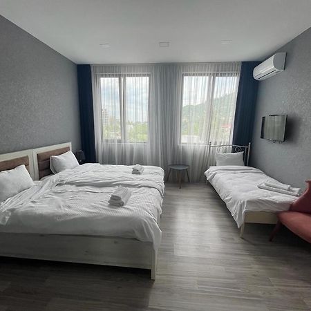 Hotel Fleur De Lis Gonio Εξωτερικό φωτογραφία