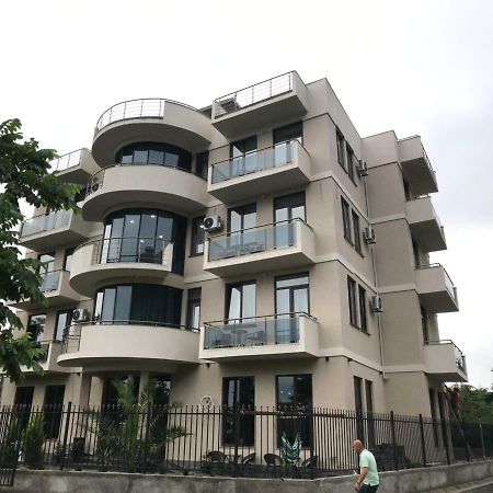 Hotel Fleur De Lis Gonio Εξωτερικό φωτογραφία