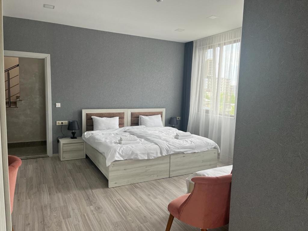 Hotel Fleur De Lis Gonio Εξωτερικό φωτογραφία