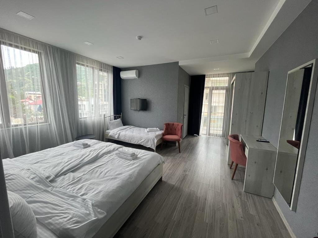 Hotel Fleur De Lis Gonio Εξωτερικό φωτογραφία