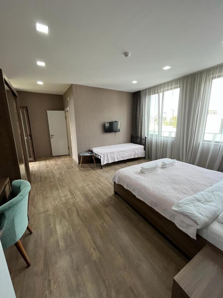 Hotel Fleur De Lis Gonio Εξωτερικό φωτογραφία