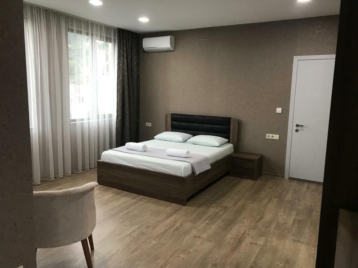Hotel Fleur De Lis Gonio Εξωτερικό φωτογραφία