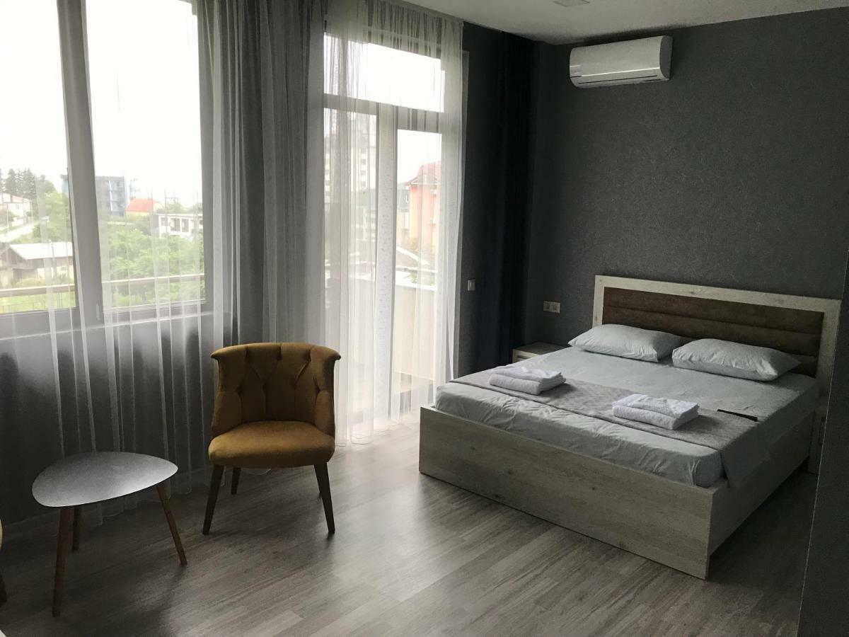 Hotel Fleur De Lis Gonio Εξωτερικό φωτογραφία