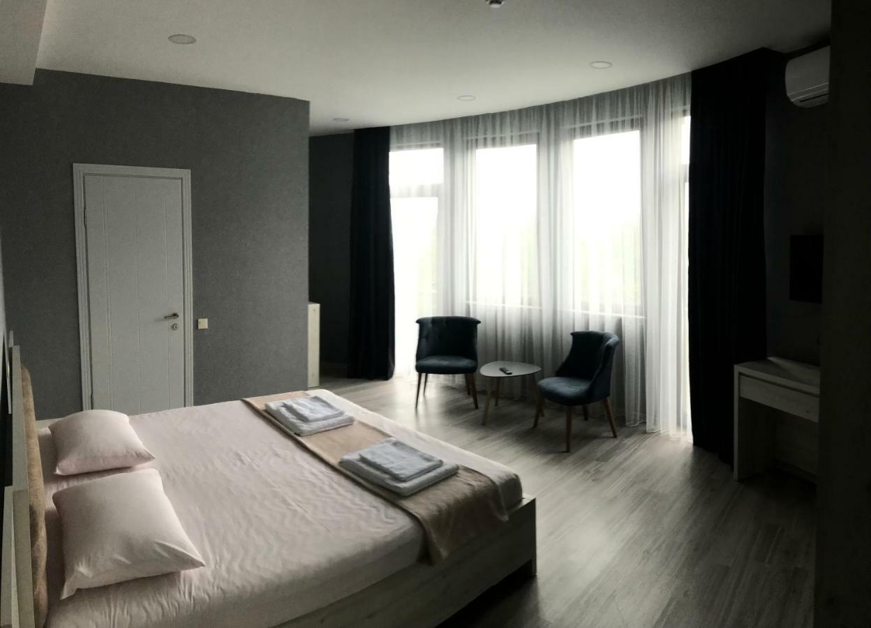 Hotel Fleur De Lis Gonio Εξωτερικό φωτογραφία