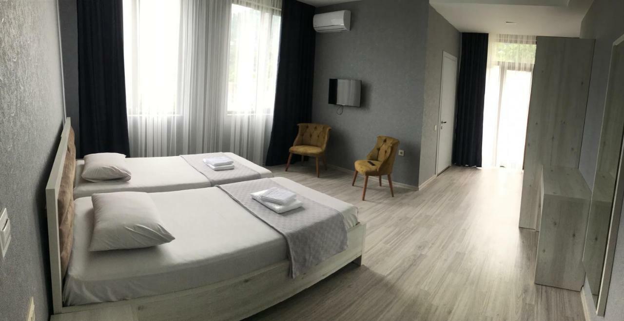 Hotel Fleur De Lis Gonio Εξωτερικό φωτογραφία